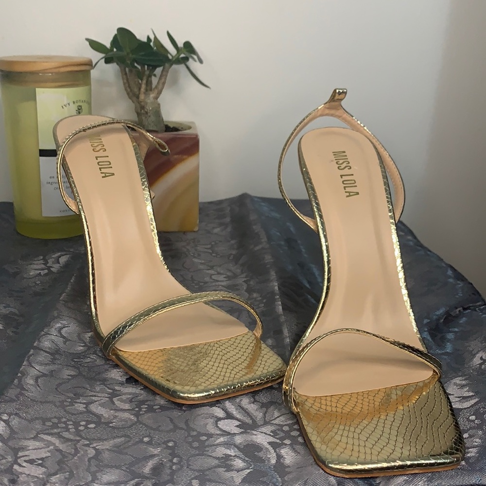 MISS LOLA gold slim heels